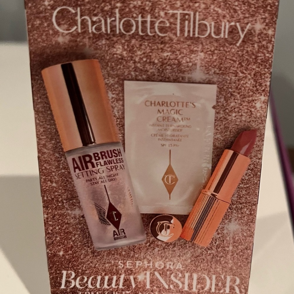 Charlotte Tilbury Makeup Set with Pink Lipstick - Picture 1 of 3